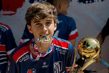 Imagem ilustrativa da imagem Quem era Zequinha, atleta de 14 anos que morreu jogando futebol em Goiânia