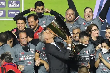 Imagem ilustrativa da imagem Quem vai ser o próximo técnico do Corinthians? Veja nomes disponíveis no mercado