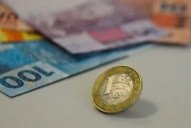 Imagem ilustrativa da imagem Receita paga lote da malha fina do Imposto de Renda nesta segunda
