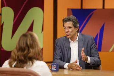 Imagem ilustrativa da imagem Reforma do IR cria constrangimento moral para super-ricos, diz Haddad