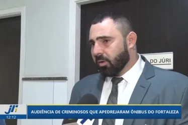 Imagem ilustrativa da imagem Réus do atentado contra o Fortaleza iniciam depoimentos no Fórum de Jaboatão