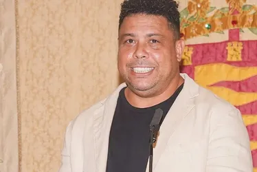 Imagem ilustrativa da imagem Ronaldo desiste de candidatura à presidência da CBF
