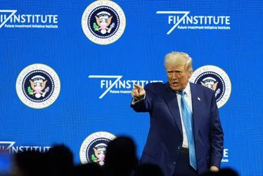 Imagem ilustrativa da imagem Trump assinará decreto para tornar inglês o idioma oficial dos EUA, diz imprensa