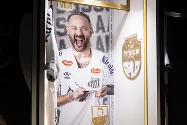 Imagem ilustrativa da imagem Santos reforma vestiário com ajuda da família de Neymar. Veja como ficou