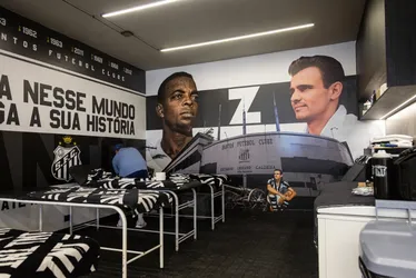 Imagem ilustrativa da imagem Santos reforma vestiário com ajuda da família de Neymar. Veja como ficou