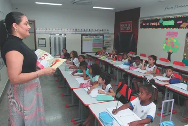 Imagem ilustrativa da imagem "Selo de ouro" para alfabetização em escolas de Vitória, Cariacica e Viana