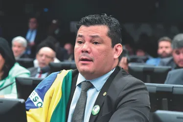 Imagem ilustrativa da imagem Suplente de Gilvan da Federal não será chamado para assumir mandato em Brasília