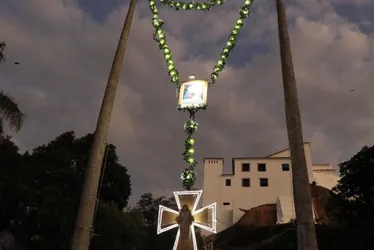 Imagem ilustrativa da imagem Terço gigante da Festa da Penha vai ter flores de tecido