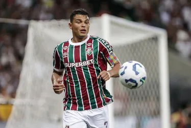 Imagem ilustrativa da imagem Thiago Silva tem lesão muscular na coxa confirmada e desfalca Fluminense por um mês