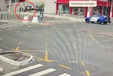 Imagem ilustrativa da imagem VÍDEO | Homem é cercado e detido com moto clonada em Vitória
