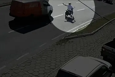 Imagem ilustrativa da imagem VÍDEO I Policial Militar morre em acidente na Avenida Carlos Lindemberg