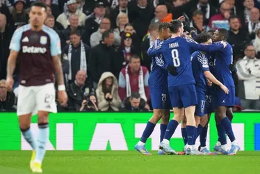 Imagem ilustrativa da imagem Villa vence, mas Donnarumma brilha e garante o PSG nas semifinais da Champions