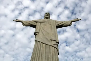 Imagem ilustrativa da imagem Cristo Redentor: turista chileno é atingido por pedestal e fica ferido