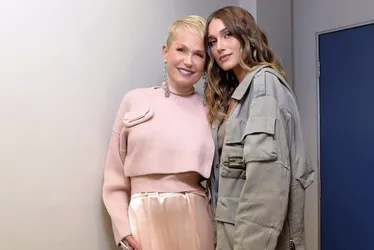 Imagem ilustrativa da imagem Xuxa diz que dá banho em Sasha até hoje 'como se fosse criancinha'
