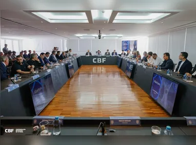 Rafael Soriano instruindo seu grupo de jogadores antes da decisão de hoje, contra o Porto Vitória, pela partida de volta da semifinal do Capixabão