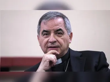 Crachás encontrados na casa de Roberto Cohen
