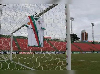 Juninho comemora após marcar o segundo gol do Flamengo no clássico contra o Flu