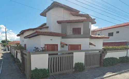 
          Imagem ilustrativa da imagem 196 imóveis no ES vão a leilão este mês por dívidas
          