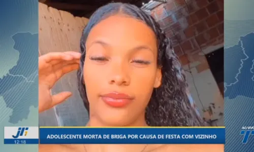 
          Imagem ilustrativa da imagem Adolescente morre após briga com vizinho: moradores incendeiam casa do suspeito
          
