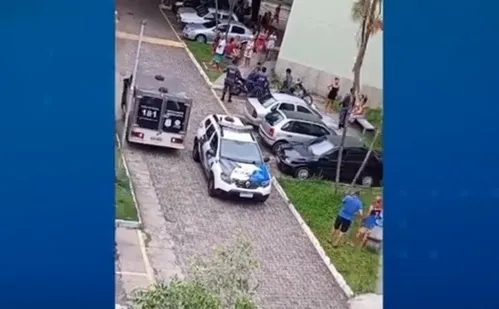 
          Imagem ilustrativa da imagem Adolescente que matou irmão a facadas estava sem tratamento há um ano
          