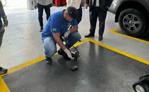 
          Imagem ilustrativa da imagem Advogada denuncia ter sido seguida e que teve rastreador instalado em seu carro
          