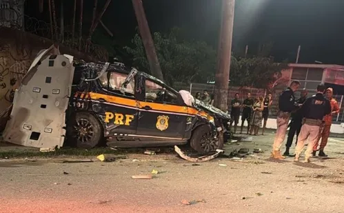 
          Imagem ilustrativa da imagem Agentes da PRF morrem após viatura se envolver em acidente durante perseguição
          