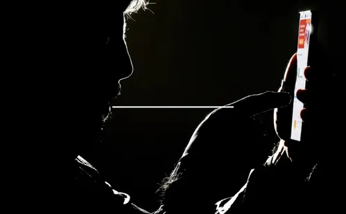 
          Imagem ilustrativa da imagem Agentes se infiltram em jogos e grupos virtuais para combater violência
          