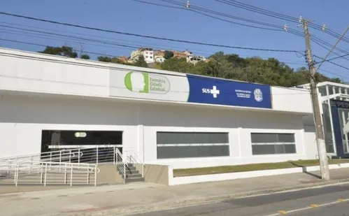 
          Imagem ilustrativa da imagem Alerta: golpistas se passam por funcionários da Farmácia Cidadã Estadual
          