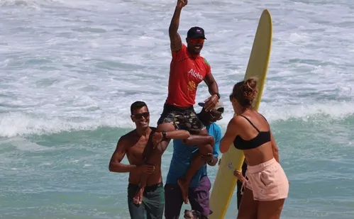 
          Imagem ilustrativa da imagem Alexandre Escobar vence etapa nacional de surfe
          