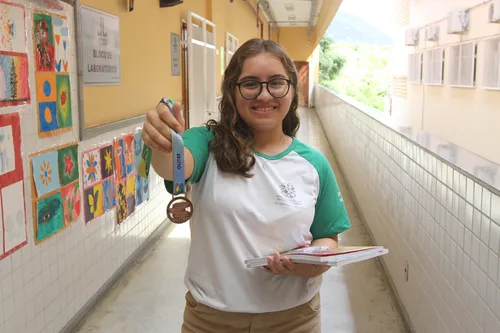 
          Imagem ilustrativa da imagem Aluna da Serra é destaque na “Olimpíada das Finanças”
          