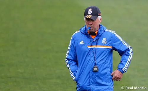 
          Imagem ilustrativa da imagem Carlo Ancelotti destaca ‘lua de mel’ com Real Madrid e elogia Xabi Alonso
          