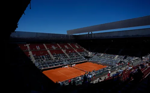 
          Imagem ilustrativa da imagem Apagão na Espanha paralisa jogo no matchpoint no Open de Madri
          