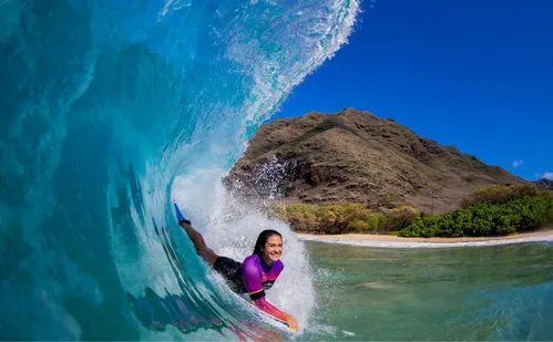 
          Imagem ilustrativa da imagem Após estreia em Pipeline, Luna Hardman foca em etapa no Chile
          