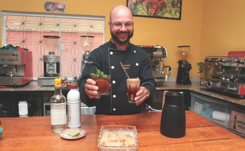 
          Imagem ilustrativa da imagem Aprenda a preparar doce e bebidas com sobras de café
          