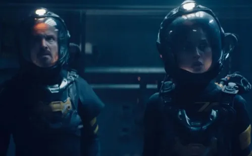 
          Imagem ilustrativa da imagem “Ash” traz pesadelo no espaço com realismo e tensão
          