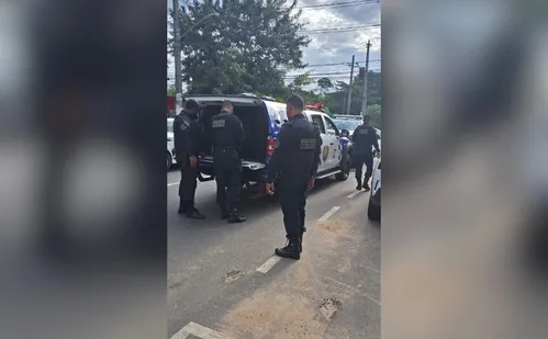 
          Imagem ilustrativa da imagem Assaltante é atropelado por moto após roubar grupo de adolescentes em Vitória
          