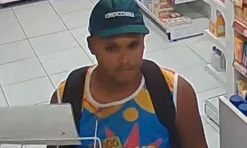 
          Imagem ilustrativa da imagem Assalto em Olinda: veja o que o criminoso fez em 3 minutos antes de fugir
          