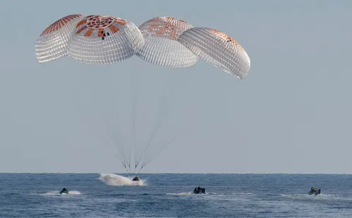 
          Imagem ilustrativa da imagem Astronautas da Nasa voltam à Terra e encerram missão que passou de 8 para 286 dias
          