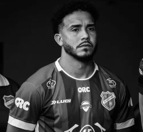 
          Imagem ilustrativa da imagem Atacante Gabriel Popó sofre infarto fulminante e jogo da Série A3 do Paulista é adiado pela FPF
          