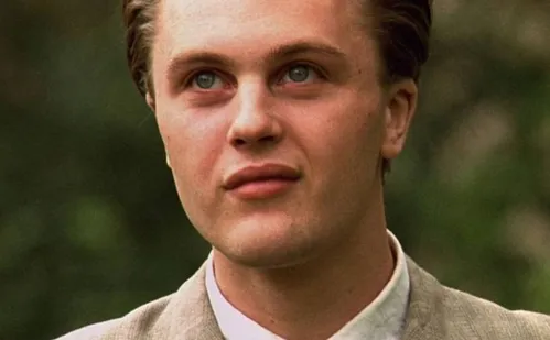 
          Imagem ilustrativa da imagem Ator de 'Sonhadores' é preso por abuso sexual e agressão contra ex-namorada
          