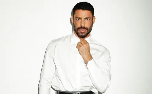 
          Imagem ilustrativa da imagem Atores fogem de perguntas sobre Cauã Reymond em festa de 'Dona de Mim'
          