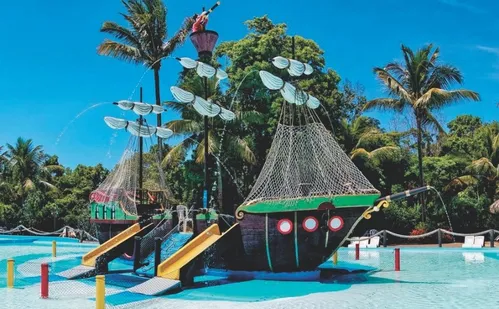 
          Imagem ilustrativa da imagem Atrações para todas as idades no parque aquático Acquamania, em Guarapari
          