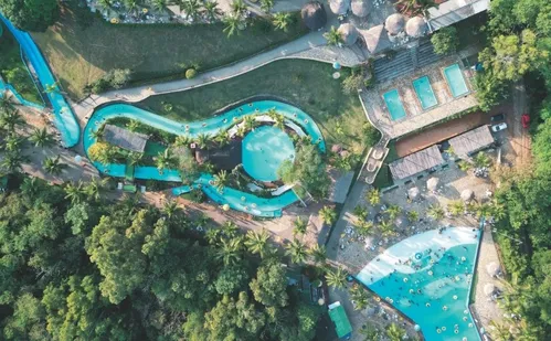 
          Imagem ilustrativa da imagem Atrações para todas as idades no parque aquático Acquamania, em Guarapari
          