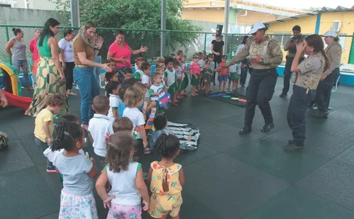 
          Imagem ilustrativa da imagem Aula de trânsito para crianças em escolas da Serra
          