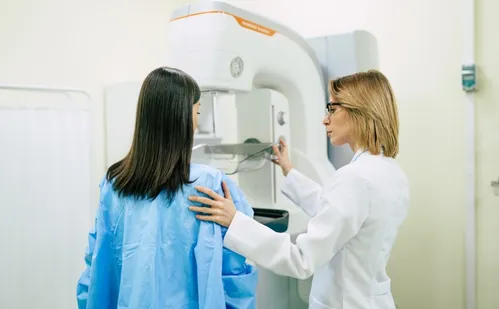 
          Imagem ilustrativa da imagem Aumento de casos de câncer em jovens: “Prevenção é a melhor estratégia”, diz médica
          