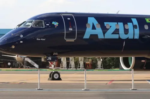 
          Imagem ilustrativa da imagem Azul anuncia que retomará voos diretos entre Recife e Petrolina em dois horários
          