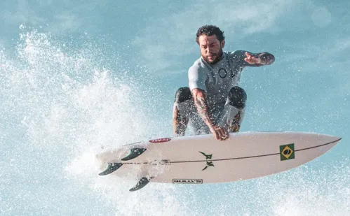 
          Imagem ilustrativa da imagem Barra do Jucu recebe campeonato de surfe
          