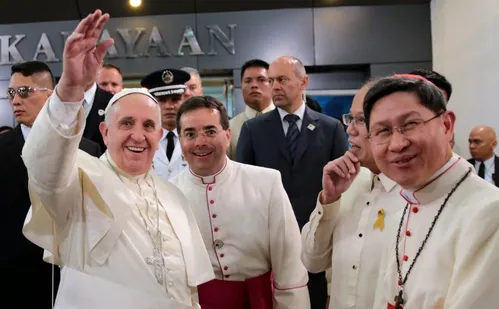 
          Imagem ilustrativa da imagem Bispos defendem o ‘Francisco asiático’ após críticas de ONG contra abuso sexual
          