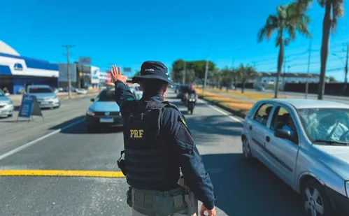 
          Imagem ilustrativa da imagem Blitze do Carnaval têm mais de 13 mil multados no ES
          