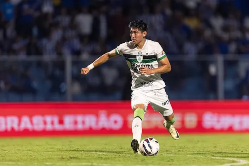 
          Imagem ilustrativa da imagem Boliviano que pertence ao Santos é preso por injúria racial em jogo da Série B
          